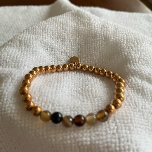 Chic Gold and Black Beaded Bracelet - Picture 4 of 4